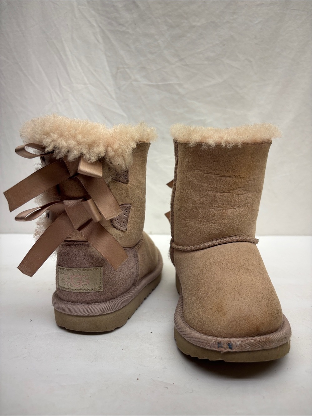 UGG Bailey Bows Boots, SZ 8 toddler girl, box 84